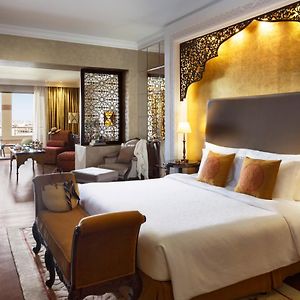 Junior Suite King Club Access Club Access including Afternoon Tea Evening Cocktail Hours & Soft Refreshments